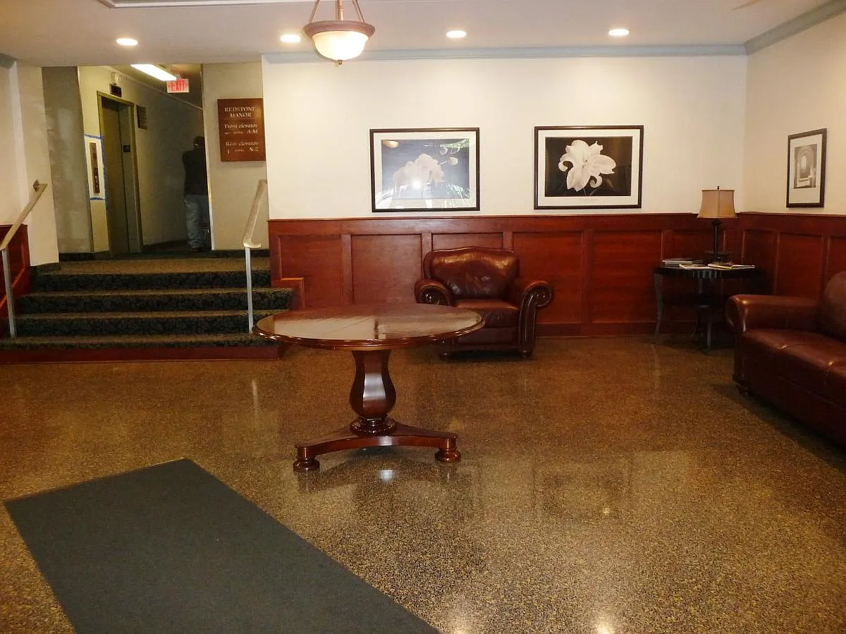 1 bed, 873 sqft, $2,225 — Photo 3
