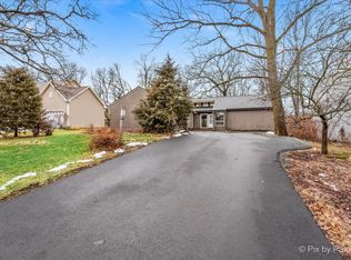 317 Linden Rd, Lake Zurich, IL 60047