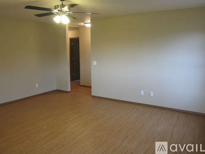 143 Foxglove St — Photo 12