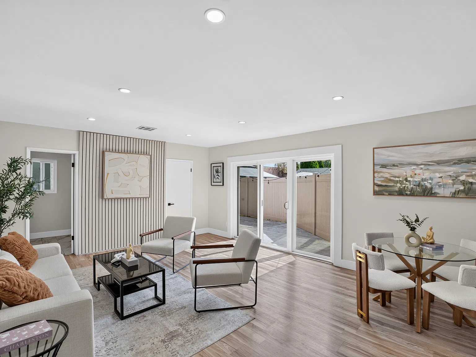 2 bed, 1000 sqft, $3,200 — Photo 1