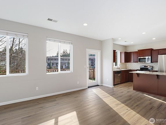 3rd image of 4635 Greenwood Drive SW
