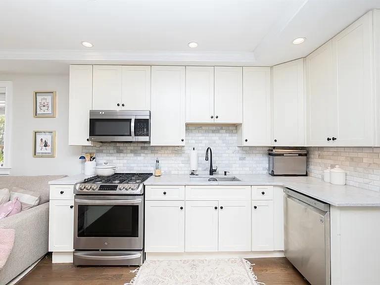 498 Sumner St #PENTHOUSE — Photo 5