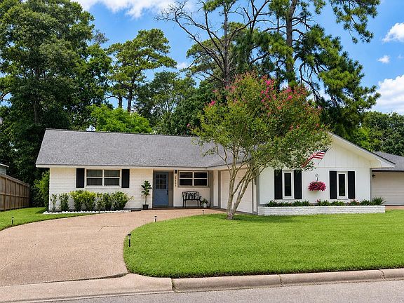 2nd image of 1705 Shady Oaks Dr