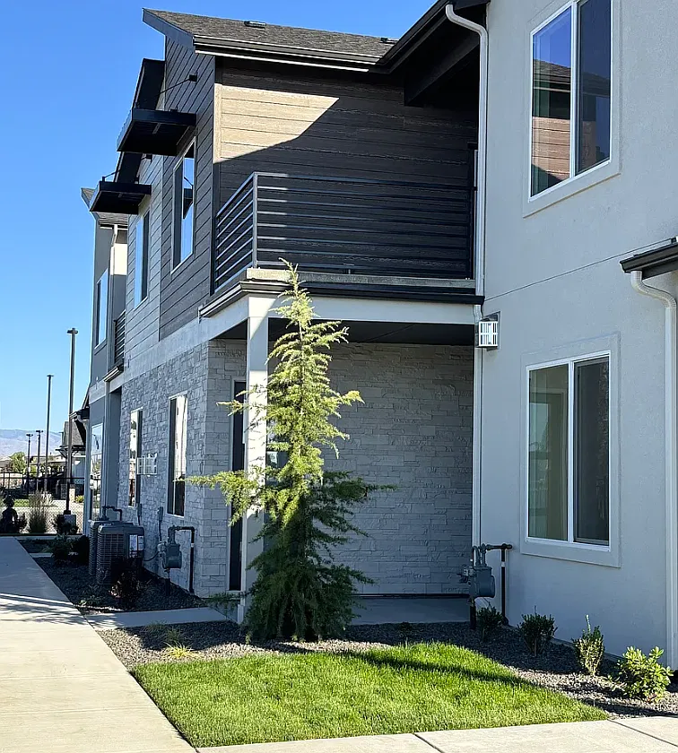 3 bed, 1682 sqft, $2,200 — Photo 3