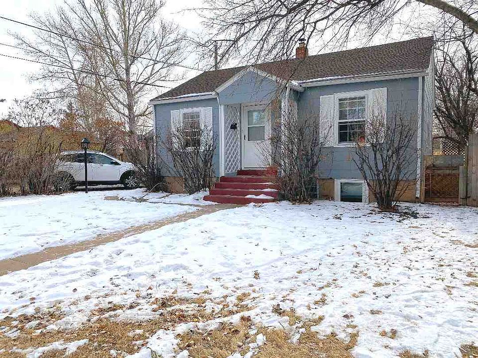 1st image of 1010 Steele St