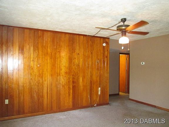 5th image of 718 Phyllis Ave