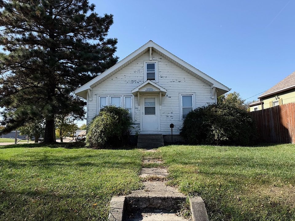 1st image of 503 W 2nd St