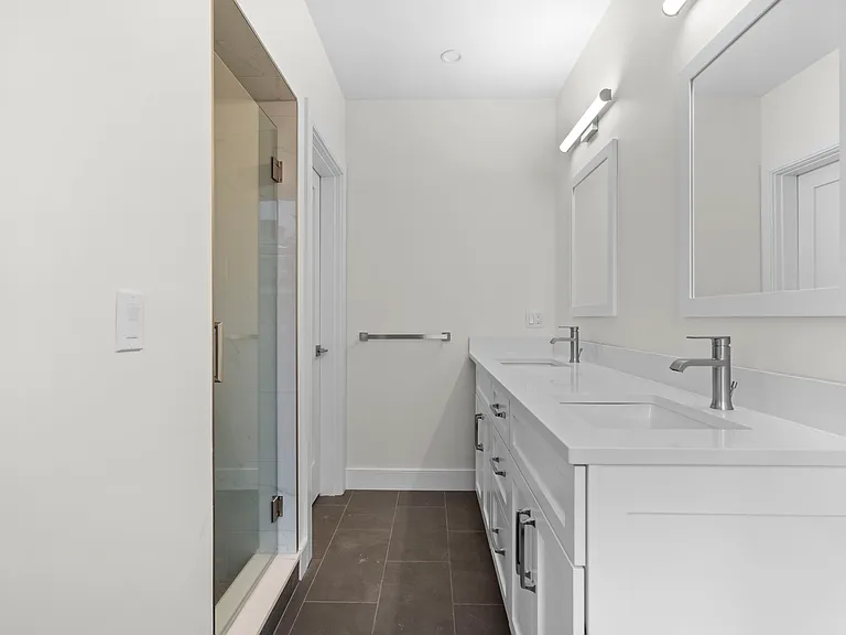326 W Broadway #5 — Photo 21