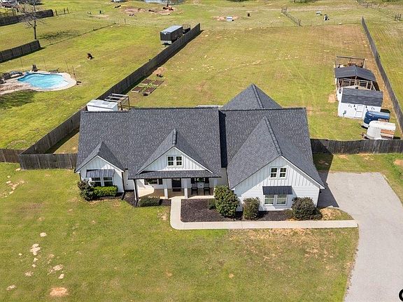 3rd image of 21531 Kayla Ln
