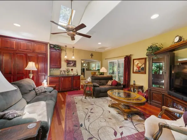 14207 Tim Burr Ln, Grass Valley, CA 95945
