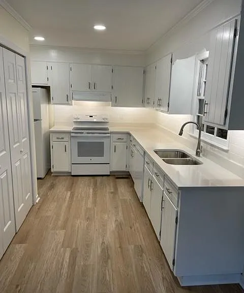 1041 Crooked Creek Ct — Photo 5