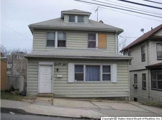 25 Four Corners Rd, Staten Island, NY 10304