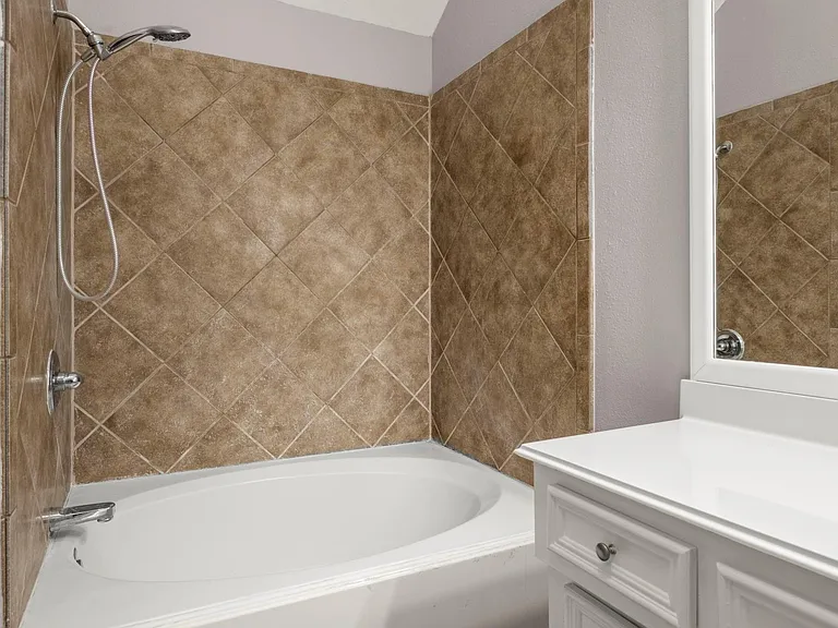 16546 Pentonshire Ln — Photo 20