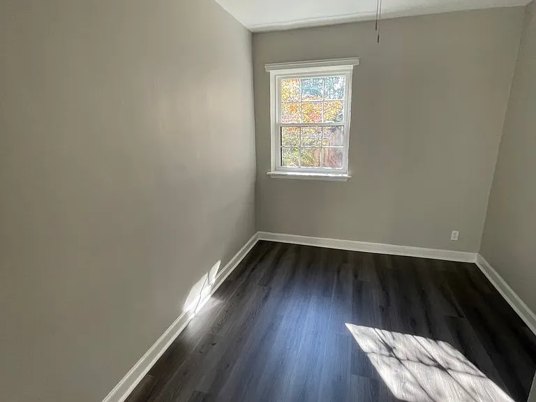 775 E. Broad St — Photo 101
