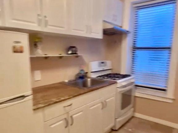 3rd image of 3039 Ocean Pkwy APT C8