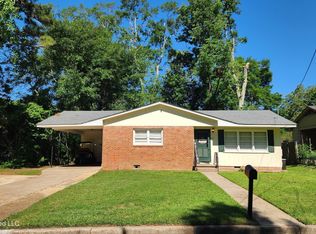 213 Holly Dr, Natchez, MS 39120