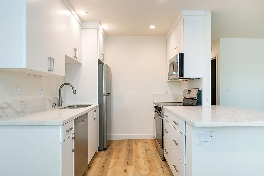 1 bed, 750 sqft, $2,995 — Photo 2