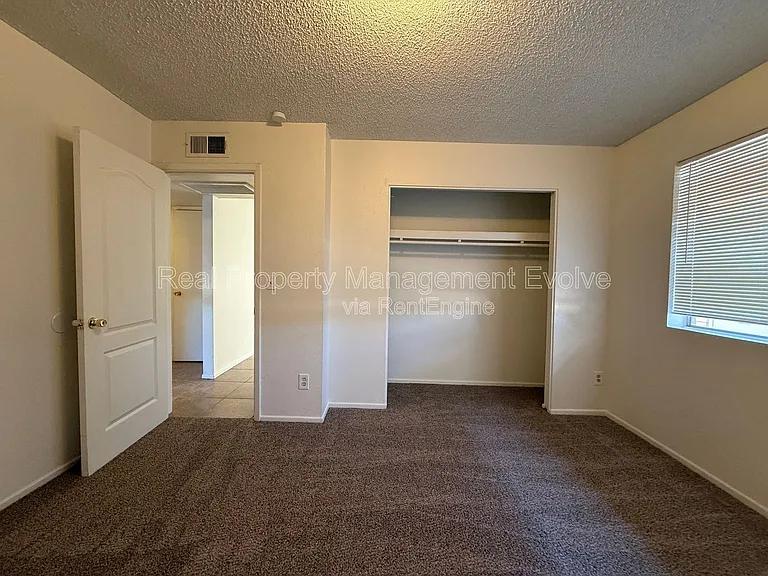 1905 N Center St #1 — Photo 10