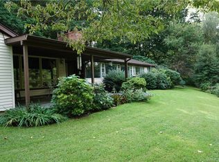 15 Rosemary Ln, Quaker Hill, CT 06375