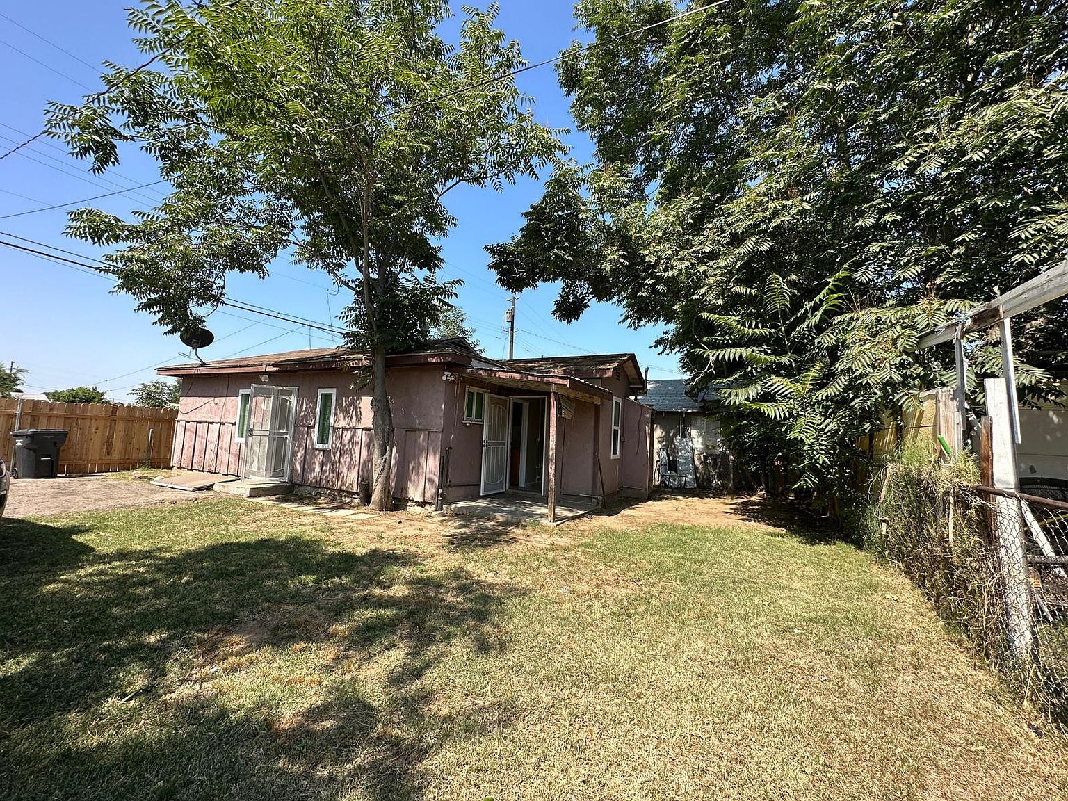 515 1/2 Crawford St, Bakersfield, CA 93305 Zillow