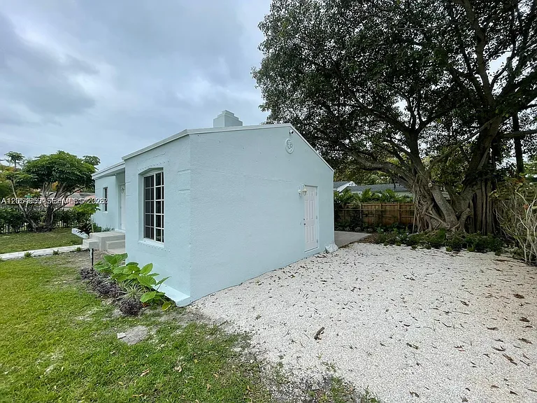 6344 NW Miami Pl — Photo 25
