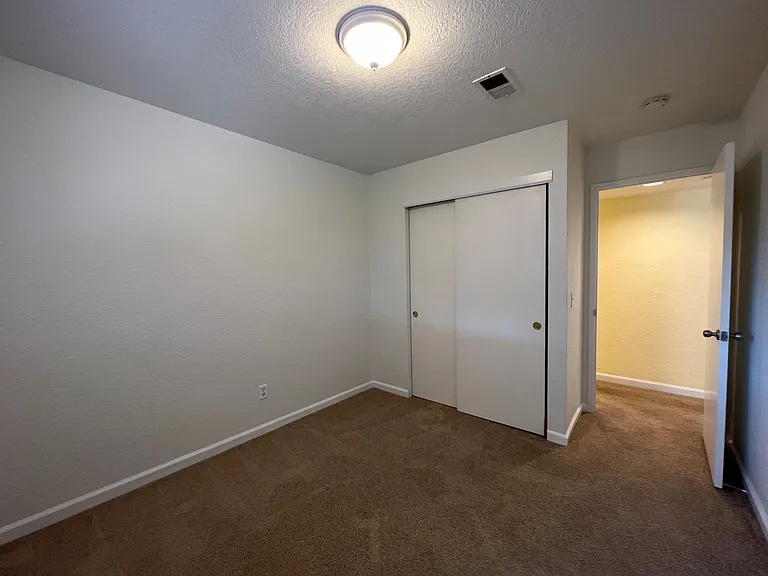 575 Bonnie Ave — Photo 24