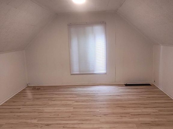 2nd image of 412 Walnut St #3