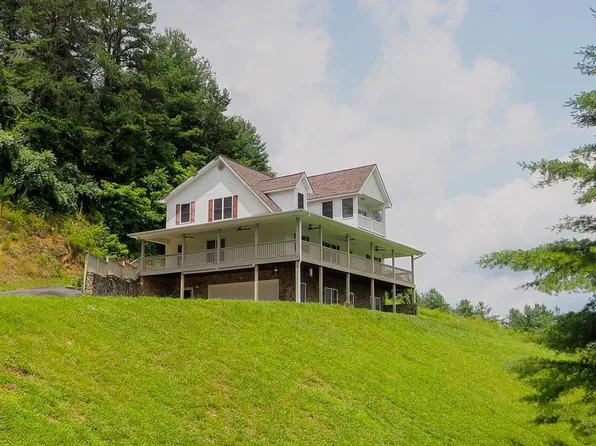 4723 Pleasant Grove Rd, Galax, VA 24348