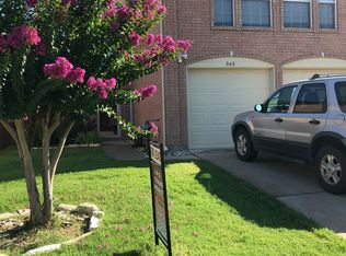 945 Winterstone Dr, Lewisville, TX 75067