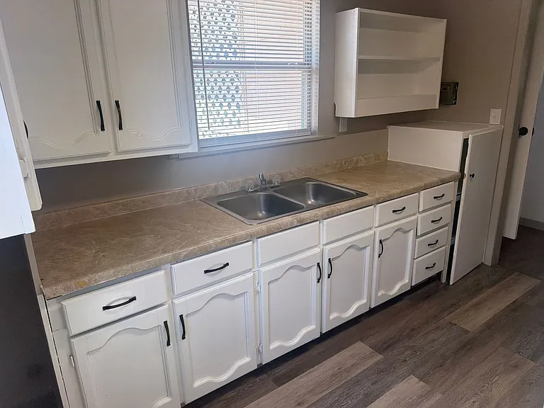 916 W Plains Ave — Photo 12