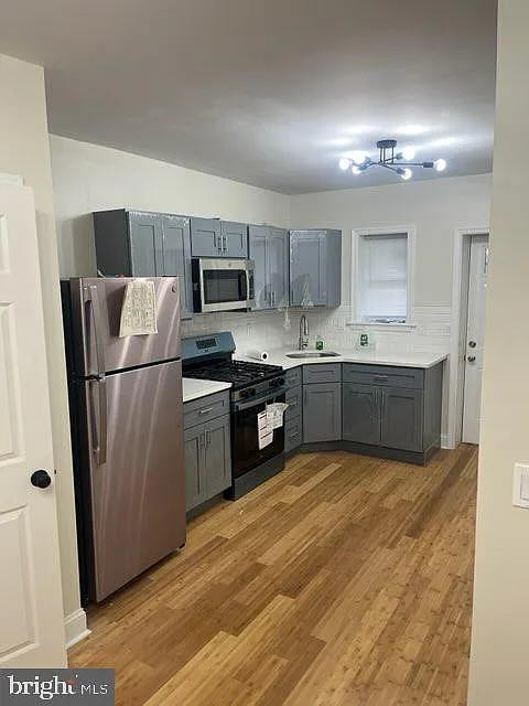 2 bed, 940 sqft, $1,600 — Photo 2