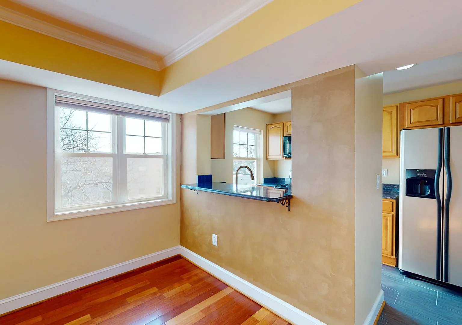 Modern South East Gem! Parking Included! — Photo 1