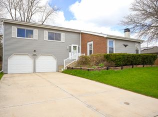 1952 Glenrock Ln, Glendale Heights, IL