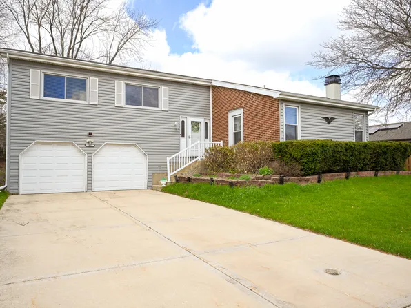 1952 Glenrock Ln, Glendale Heights, IL 60139