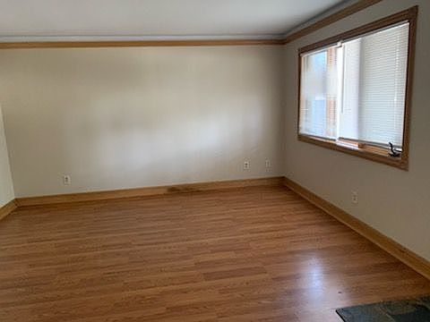5th image of 3120 Parker Dr