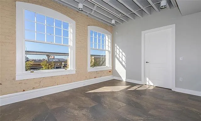 818 Howard Ave #402 — Photo 18