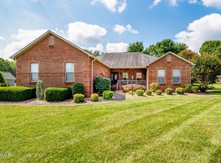 2449 Creekstone Cir, Maryville, TN 37804