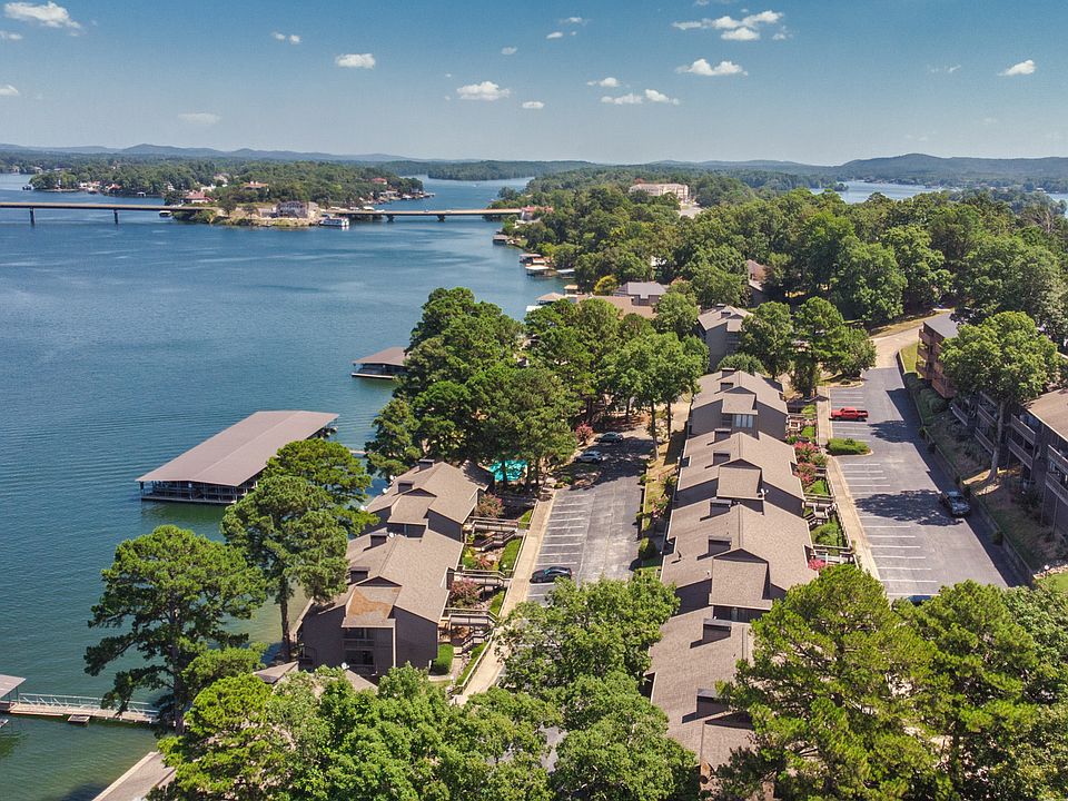 1st image of 200 Hamilton Oaks Dr