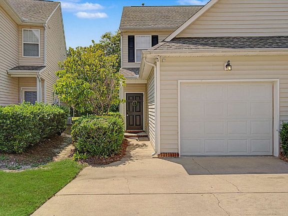 4th image of 2117 Metacomet Way
