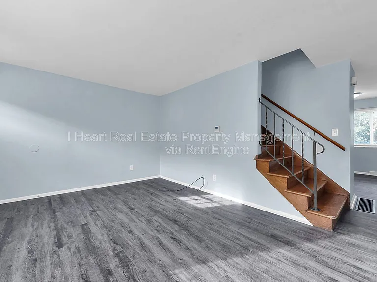 880 N Meadows Ct #J — Photo 11