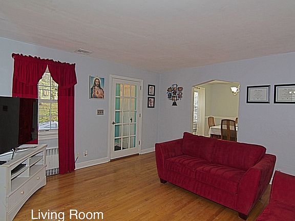 4th image of 57 Parkside Dr