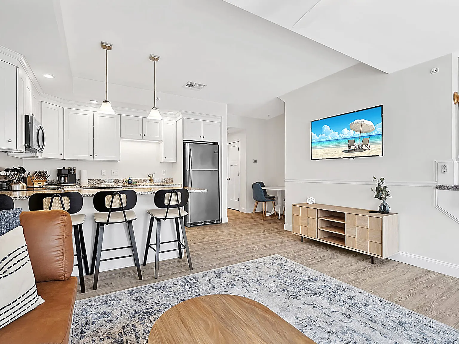 3 bed, 2.5 bath, 1460 sqft, $2,950 — Photo 1