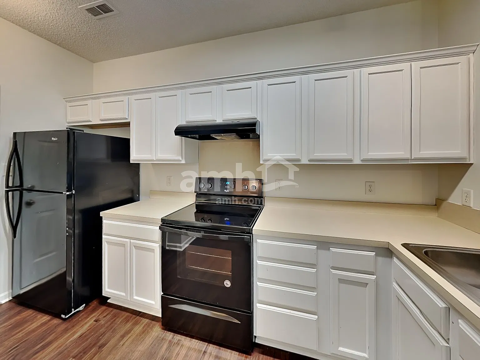 3 bed, 2.5 bath, 1537 sqft, $1,970 — Photo 3