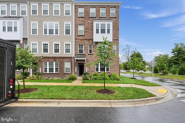 1st image of 10501 Neil Armstrong Way