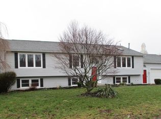 46 Hi Point Dr, Lockport, NY 14094