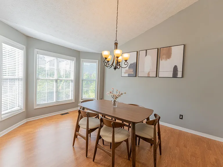 4589 Brook Farms Dr — Photo 38