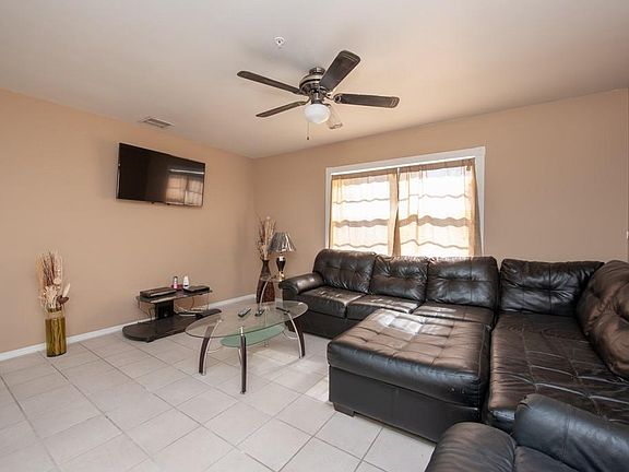 3rd image of 8109 Tanglewood Ln
