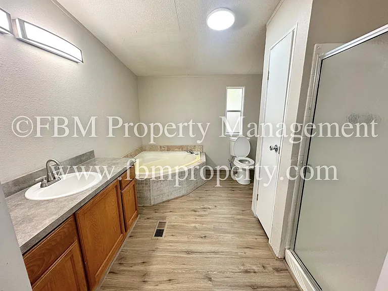 402 E College Ave — Photo 11