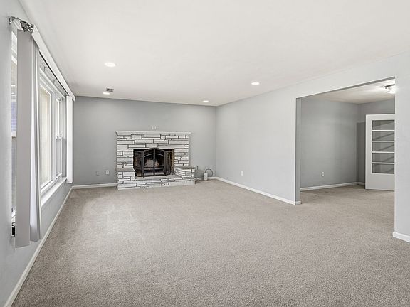 3rd image of 3432 S Crestline Dr