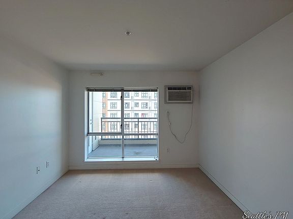 5th image of 321 10th Ave S APT 607